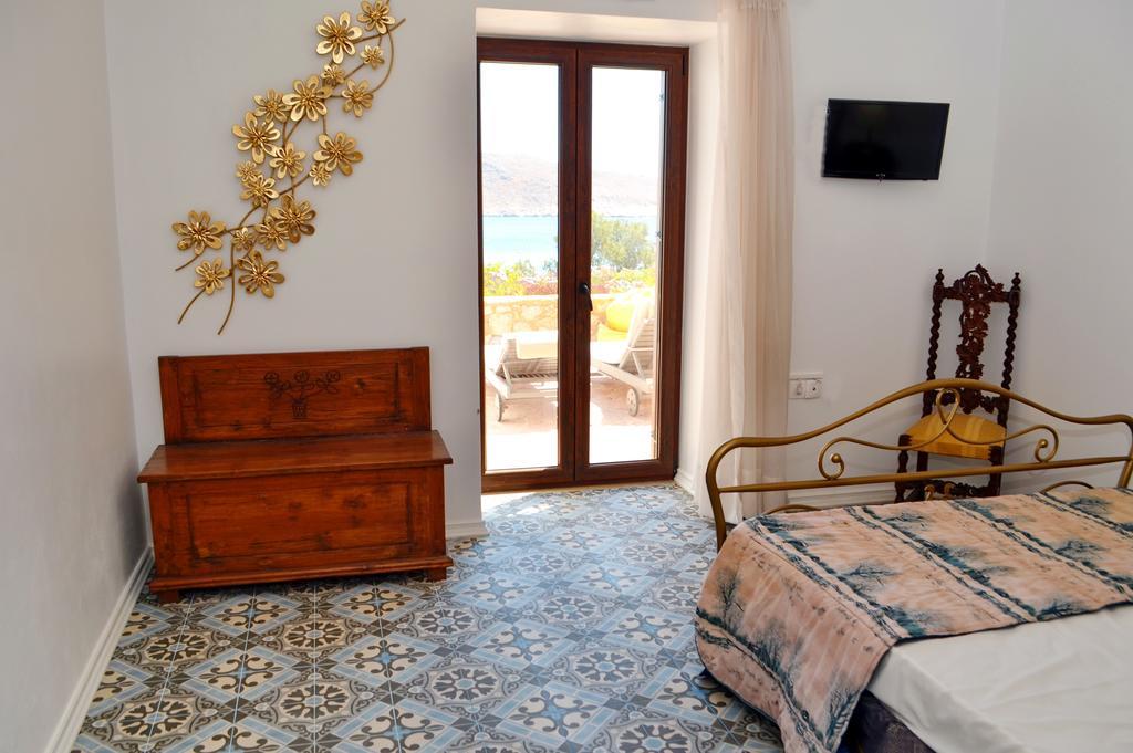 Belvedere Private Luxury Beach Villa Chalki Town Room photo